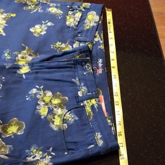 👖NWOT Style & Co. Flower Print Jeans - Picture 6 of 7